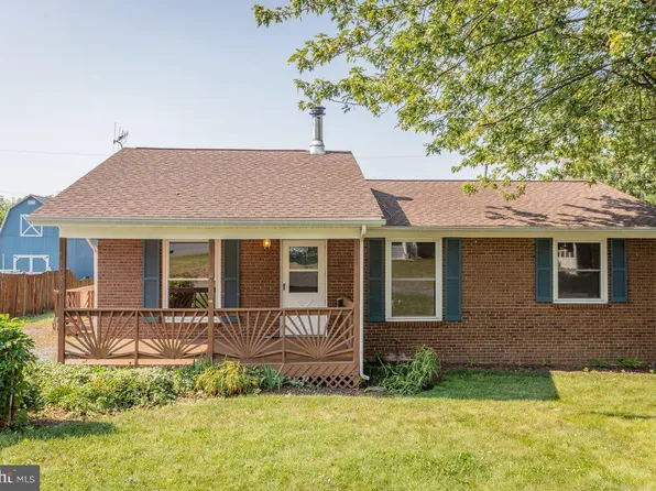 204 4th St, Broadway, VA 22815