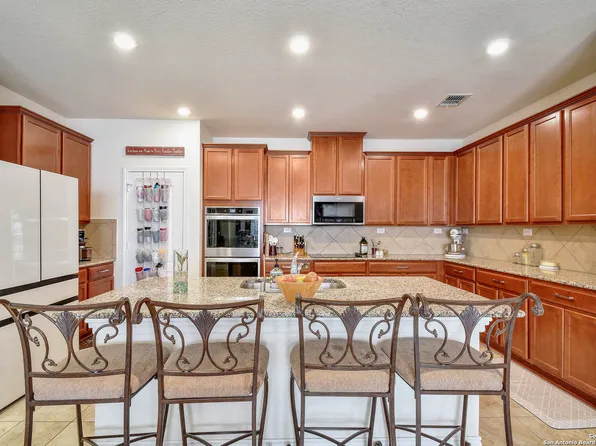 145 Rustic, Universal City, TX 78148