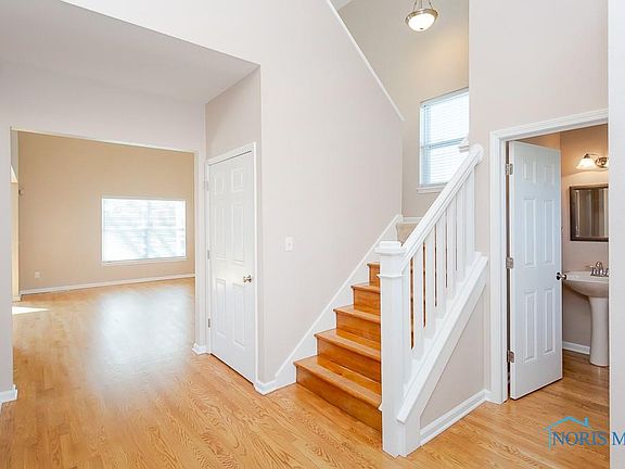 4th image of 384 Nora Dr