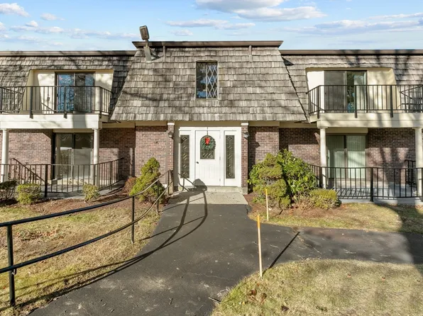 4700 N Main St APT 1E, Fall River, MA 02720