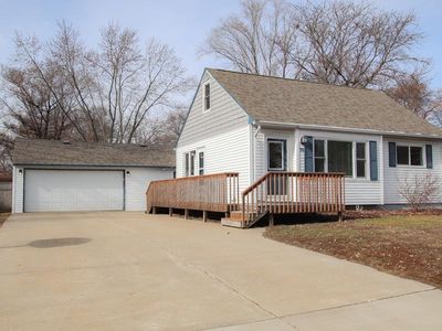 35 Center Rd, Circle Pines, MN, 55014