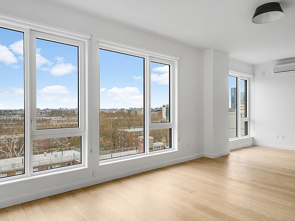 4th image of 11-14 35th Ave #912