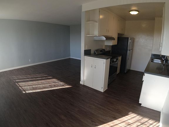 5th image of 5640 S La Brea Ave APT 9
