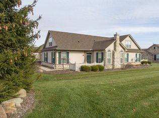 1904 Woods Dr, Streetsboro, OH