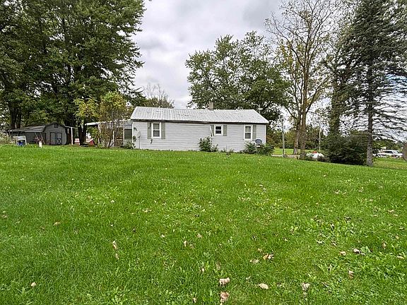 4th image of 733 W Center Dr