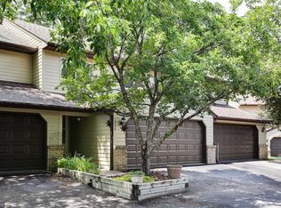 1623 Upper Afton Rd APT B, Saint Paul, MN 55106