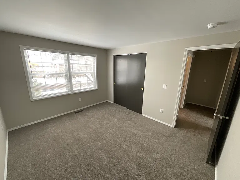 2086 Chapel Dr — Photo 9