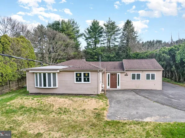 1601 Fishing Creek Valley Rd, Harrisburg, PA 17112