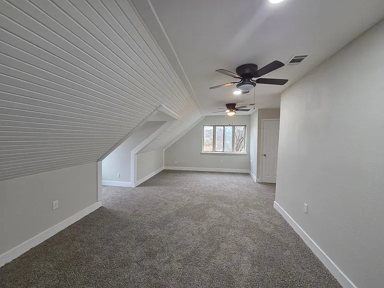 413 Sheila Ln — Photo 14