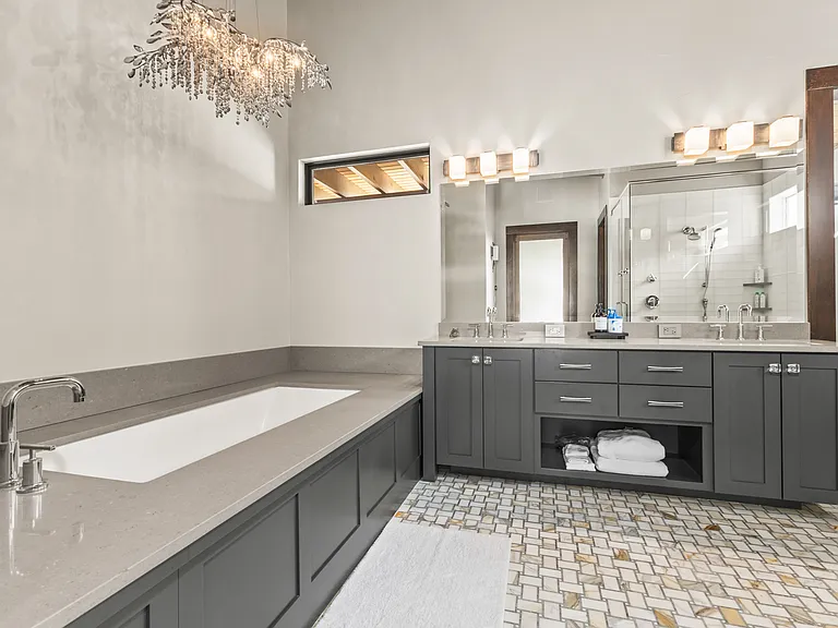 Ensuite Bathroom 1 with Soaking Tub