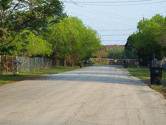 4th image of 7407 Shetland Dr