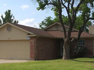 1401 Woodfern Dr, Arlington, TX 76018