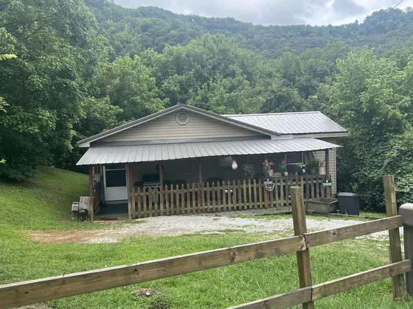 7890 State Route 2030, Banner, KY 41603