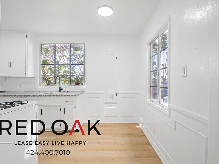 1030 Menlo Ave #17 — Photo 3