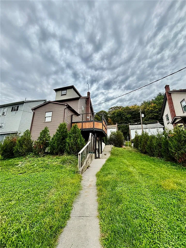 3 bed, 1.0 bath, 2000 sqft, $1,850 — Photo 4