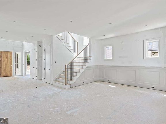5th image of 10910 Woodstock Rd
