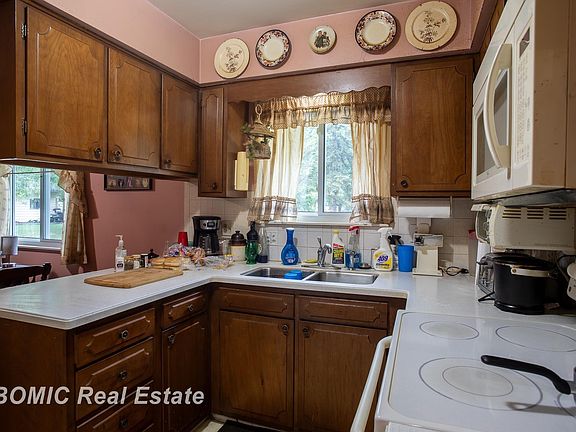 2nd image of 11220 Langdon Dr