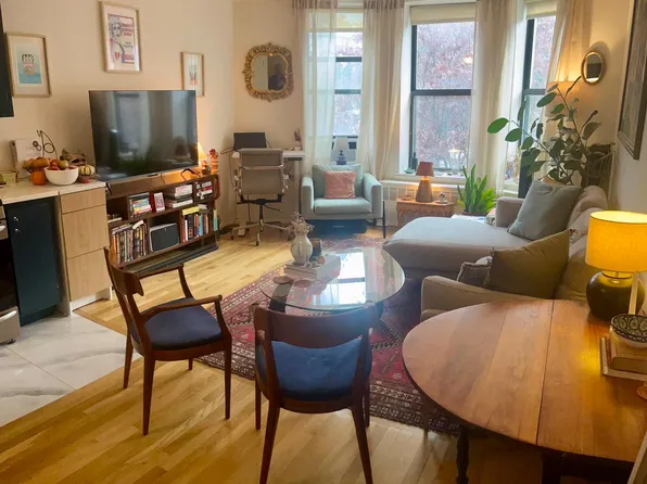 213 Eastern Parkway image 5 of 14