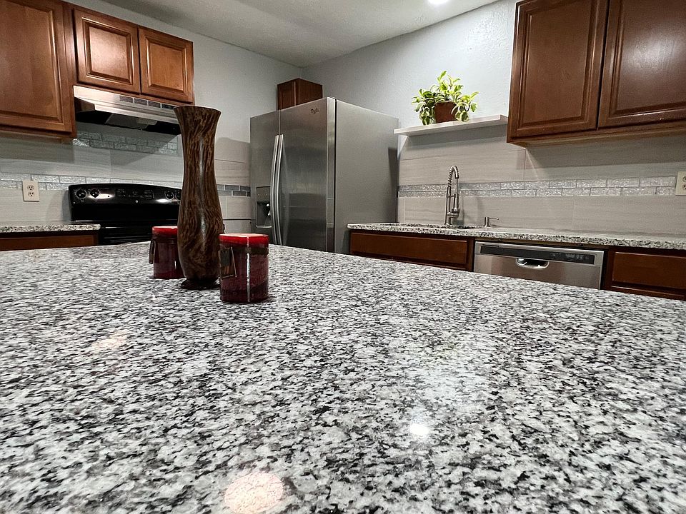 1st image of 623 E University Dr