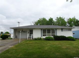 373 Evergreen Dr, Tonawanda, NY 14150