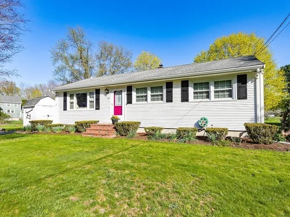 536 North Ave, Rochester, MA 02770