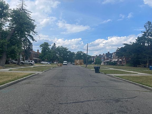 4th image of 17321 Northlawn St