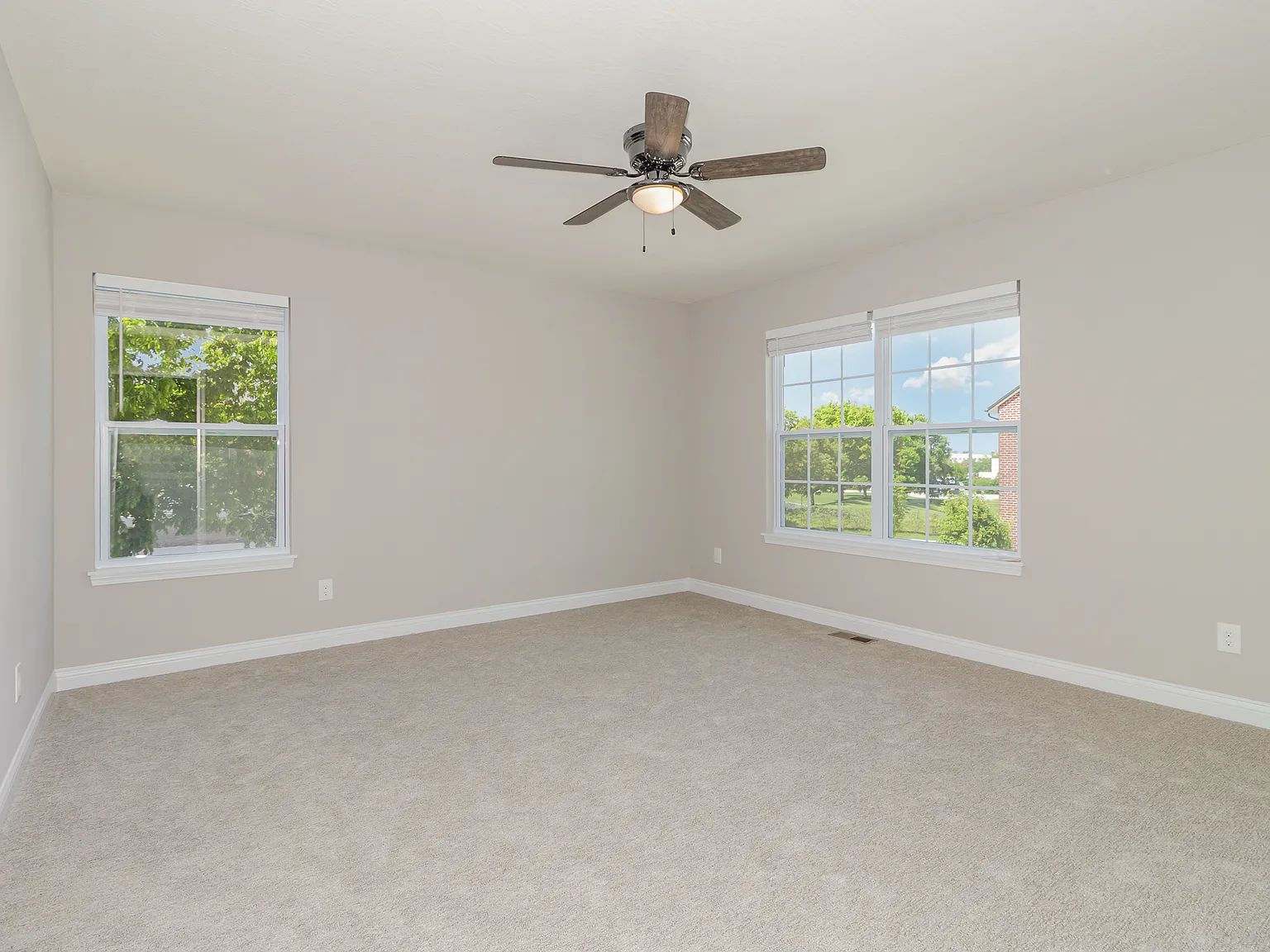 Cougar Point Townhomes - 2335 — Photo 3
