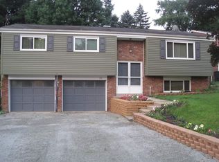 191 Colonial Village Dr, Pittsburgh, PA