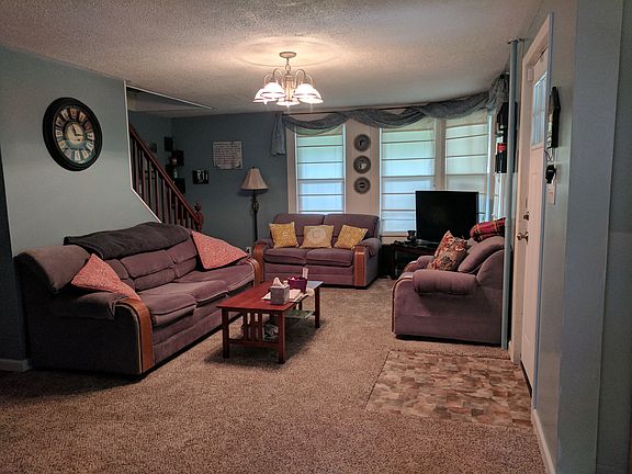 Living room (1st floor)