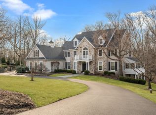 17 Greenbriar Cir, Newtown, PA 18940