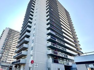 158 McArthur Ave #103, Ottawa, ON K1L 7E7