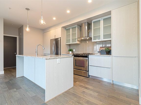 4th image of 1011 Burdett Ave #308
