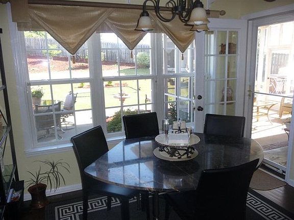 4th image of 4251 Aerie Cir