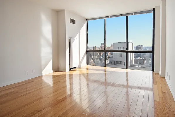 Rented by Weinberg Properties | media 3