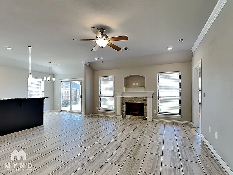 480 Holly St — Photo 5