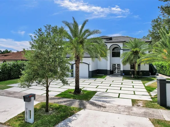 7870 NW 160th Ter, Miami Lakes, FL 33016