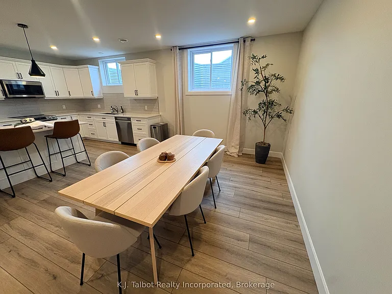 451 Woodridge Dr #2 — Photo 6