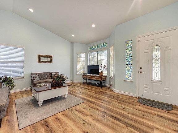 5th image of 8351 Milano Ct