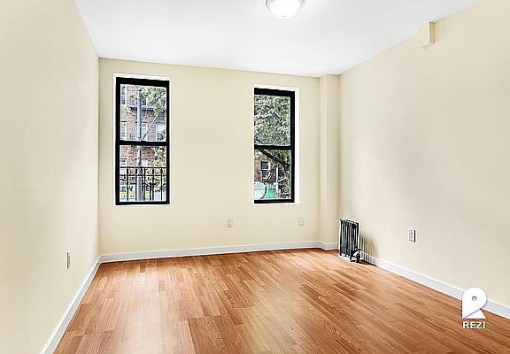 5th image of 1 Bennett Ave #22C