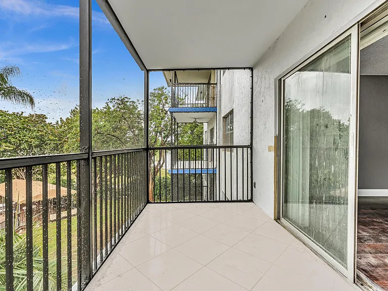 5961 N Falls Circle Dr #309 — Photo 46