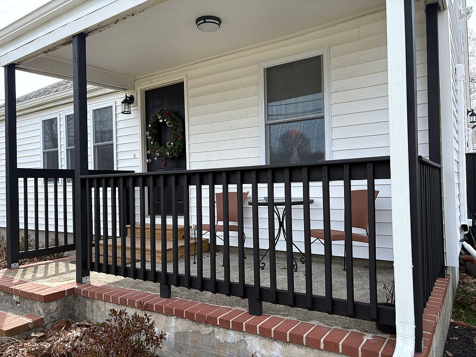 1st image of 653 Metacom Ave