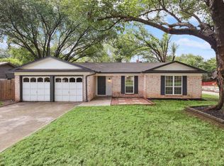 720 James St, Azle, TX 76020