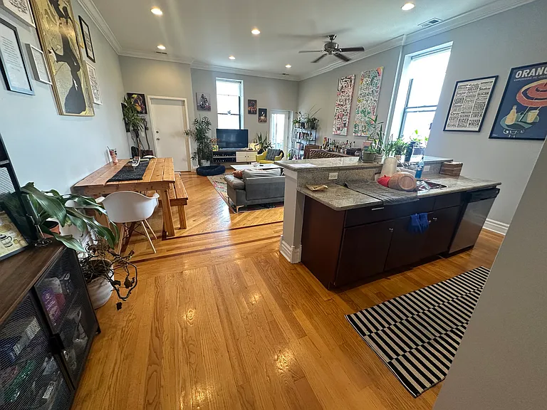 1135 W Chicago Ave #2W — Photo 3