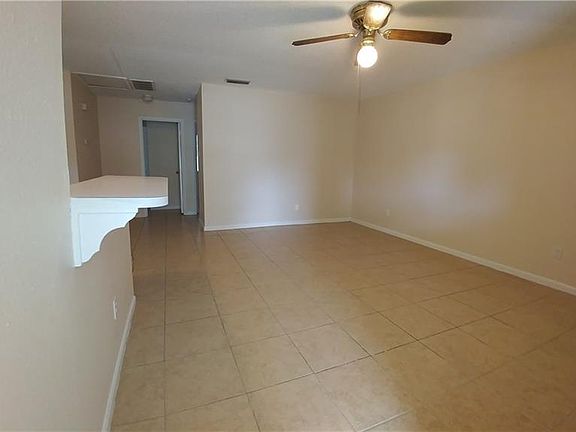 4th image of 8707 Pineridge Dr #A