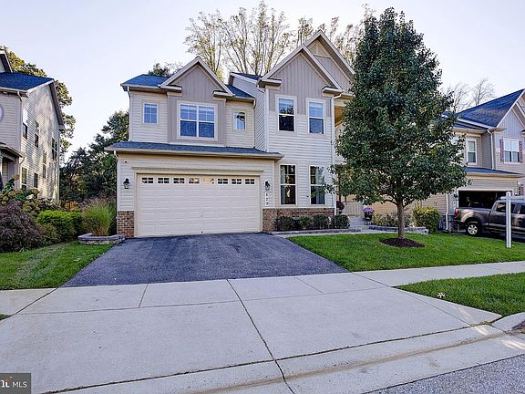 2nd image of 829 Nancy Lynn Ln
