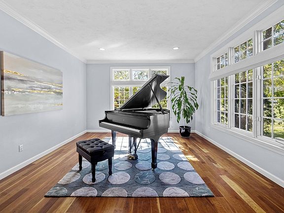 5th image of 1 Elizabeth Dr