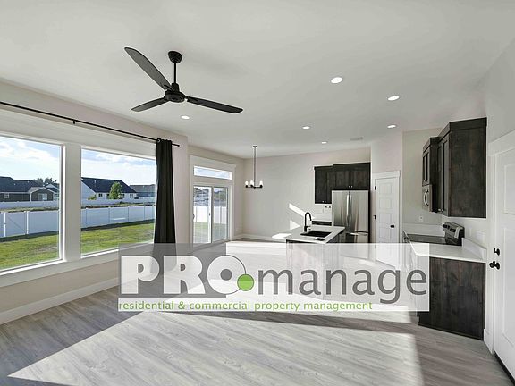 2nd image of 3755 E Inglewood Dr