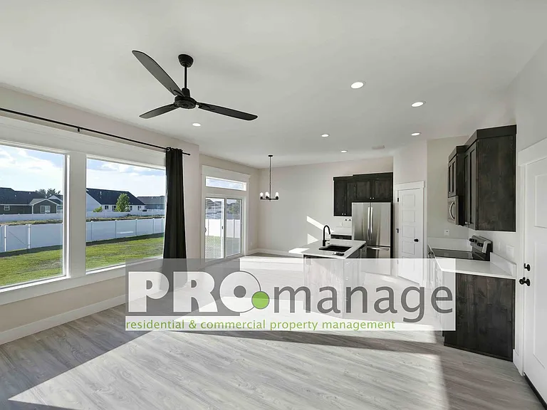3755 E Inglewood Dr — Photo 2