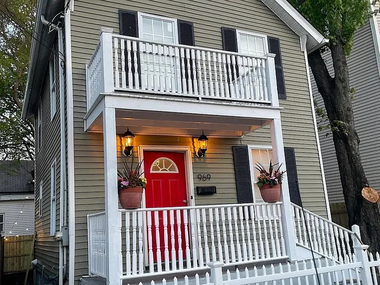 969 Maplewood Ave — Photo 1