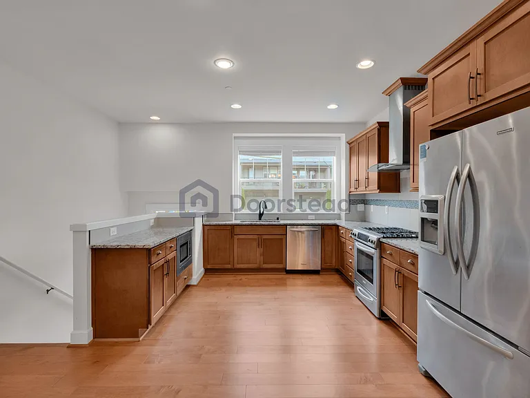 1333 Chelsea Walk NE — Photo 9